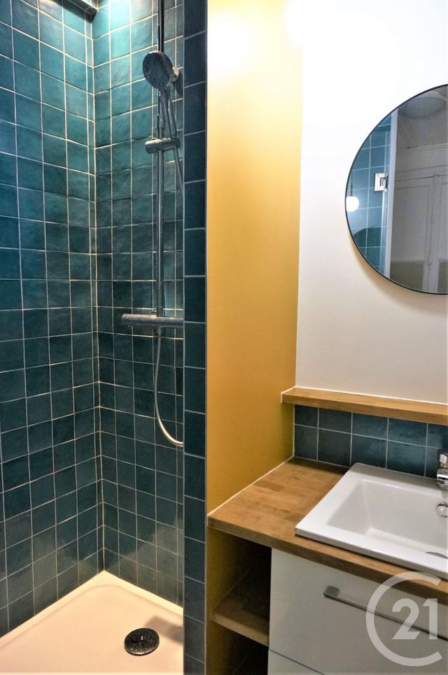 Afficher la photo en grand Appartement F2 à louer - 2 pièces - 39.0 m2 - PARIS - 75010 - ILE-DE-FRANCE - Century 21 St Martin Immobilier