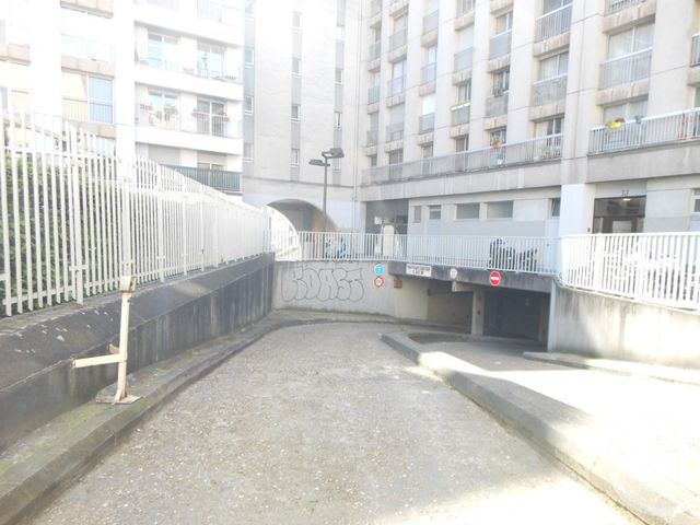 parking à louer - 10.0 m2 - PARIS - 75010 - ILE-DE-FRANCE - Century 21 St Martin Immobilier